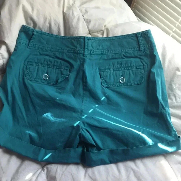 Dockers Teal shorts‎ - Picture 4 of 10